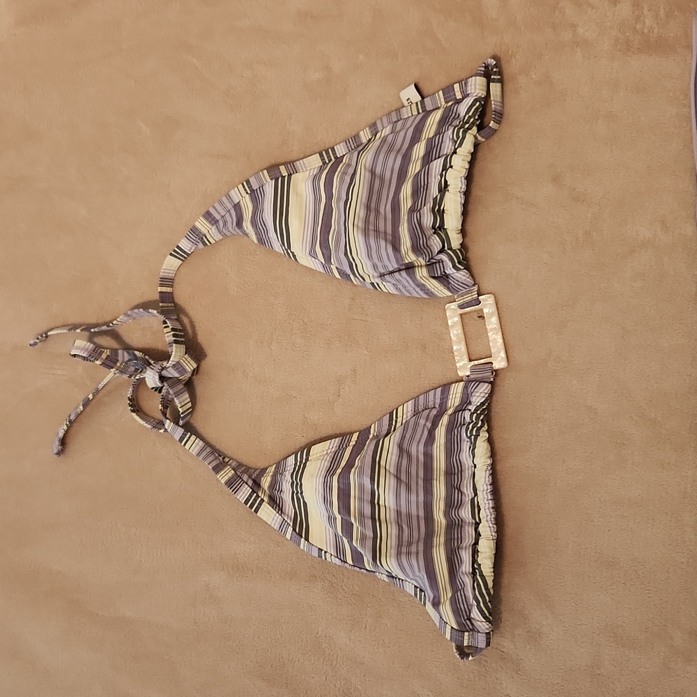 Bikini - Picture 3 of 6